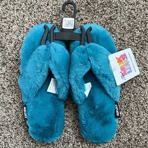 Muk Luks - NWT - Super Soft Womens Slippers - Memory Foam Insole - Size 7